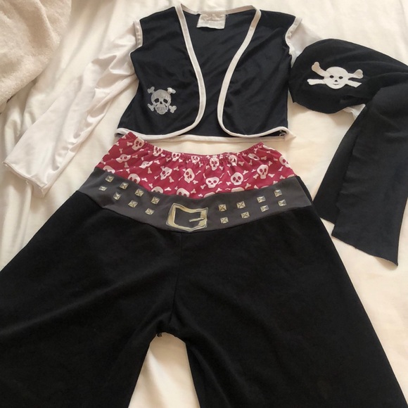 Kids pirate costume includes shorts/shirt/eyepatch/durag size S - Picture 1 of 2